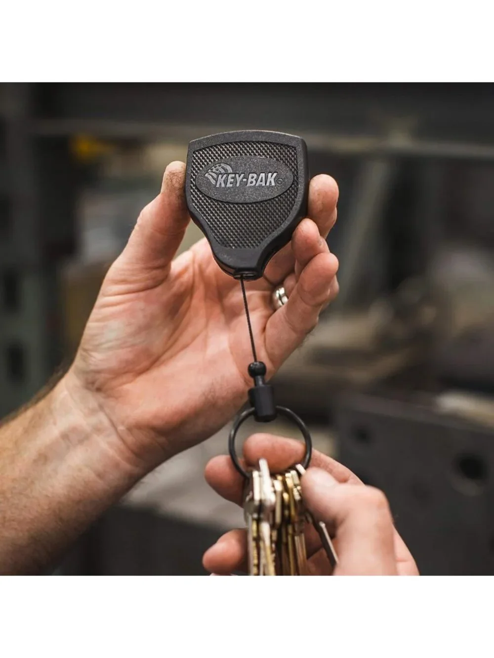 Durable Retractable Keychain with Belt Clip - Perfect for Easy Access